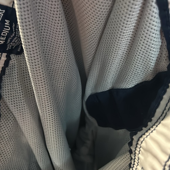 HOLLISTER Men’s MEDIUM Navy Boardshorts  Mesh Lined Velcro Fly Embroidered logo - Picture 7 of 8